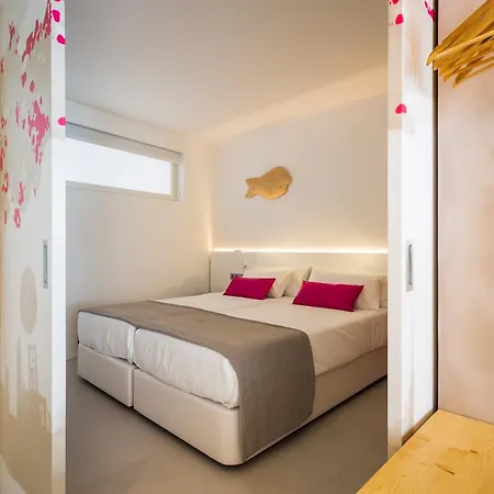 One Hotel 5*